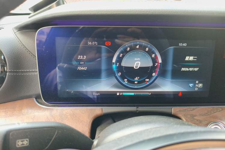 Used Mercedes-Benz E-Class 2016 E 200 L Odometer Close Up