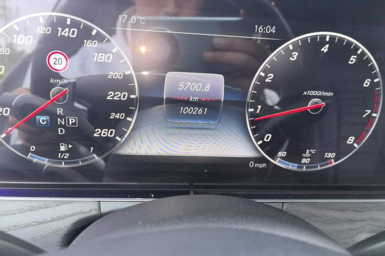 Used Mercedes-Benz E-Class 2016 E 200 L Sport Edition Odometer Close Up