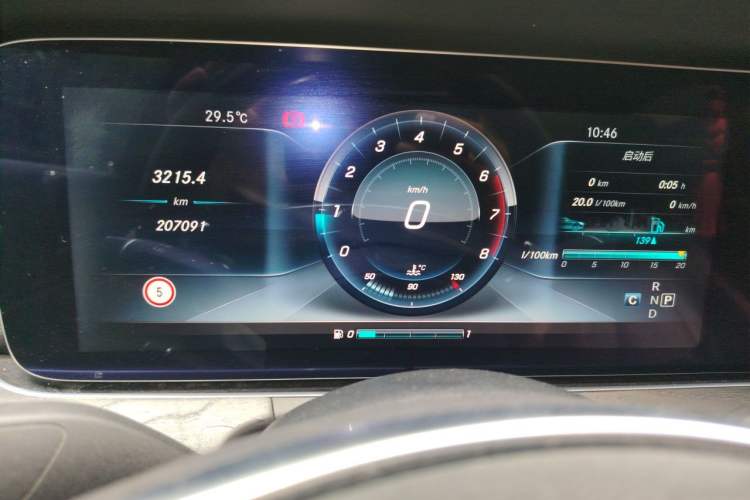 Used Mercedes-Benz E-Class 2016 E 200 L Odometer Close Up
