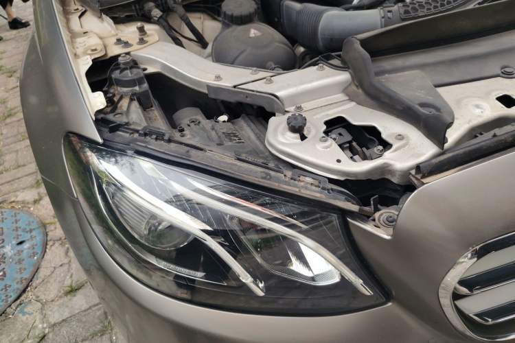 Used Mercedes-Benz E-Class 2016 E 200 L Sport Edition Right Front Headlight