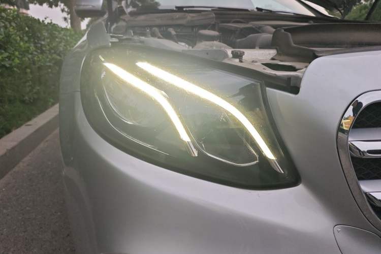 Used Mercedes-Benz E-Class 2016 E 300 L Luxury Model Right Front Headlight