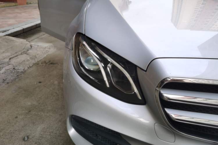 Used Mercedes-Benz E-Class 2016 E 300 L Sporty and Stylish Model Right Front Headlight