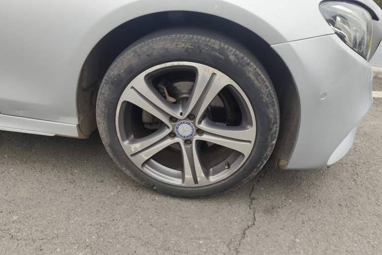 Used Mercedes-Benz E-Class 2016 E 200 L Sport Edition Right Front Wheel Hub