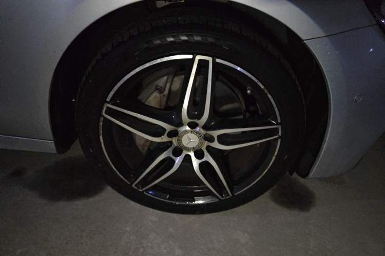 Used Mercedes-Benz E-Class 2016 E 300 L Sport Luxury Model Right Front Wheel Hub
