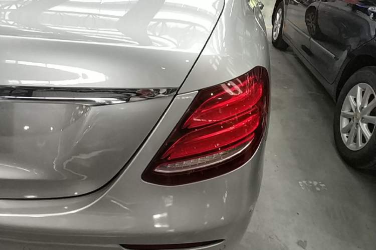 Used Mercedes-Benz E-Class 2016 E 200 L Right Rear Taillight