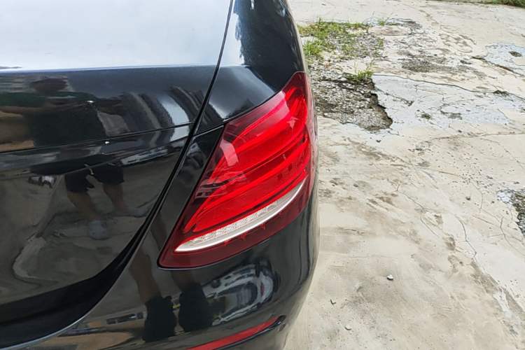 Used Mercedes-Benz E-Class 2016 E 300 L Sporty and Stylish Model Right Rear Taillight