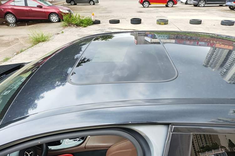 Used Mercedes-Benz E-Class 2016 E 300 L Sporty and Stylish Model Roof