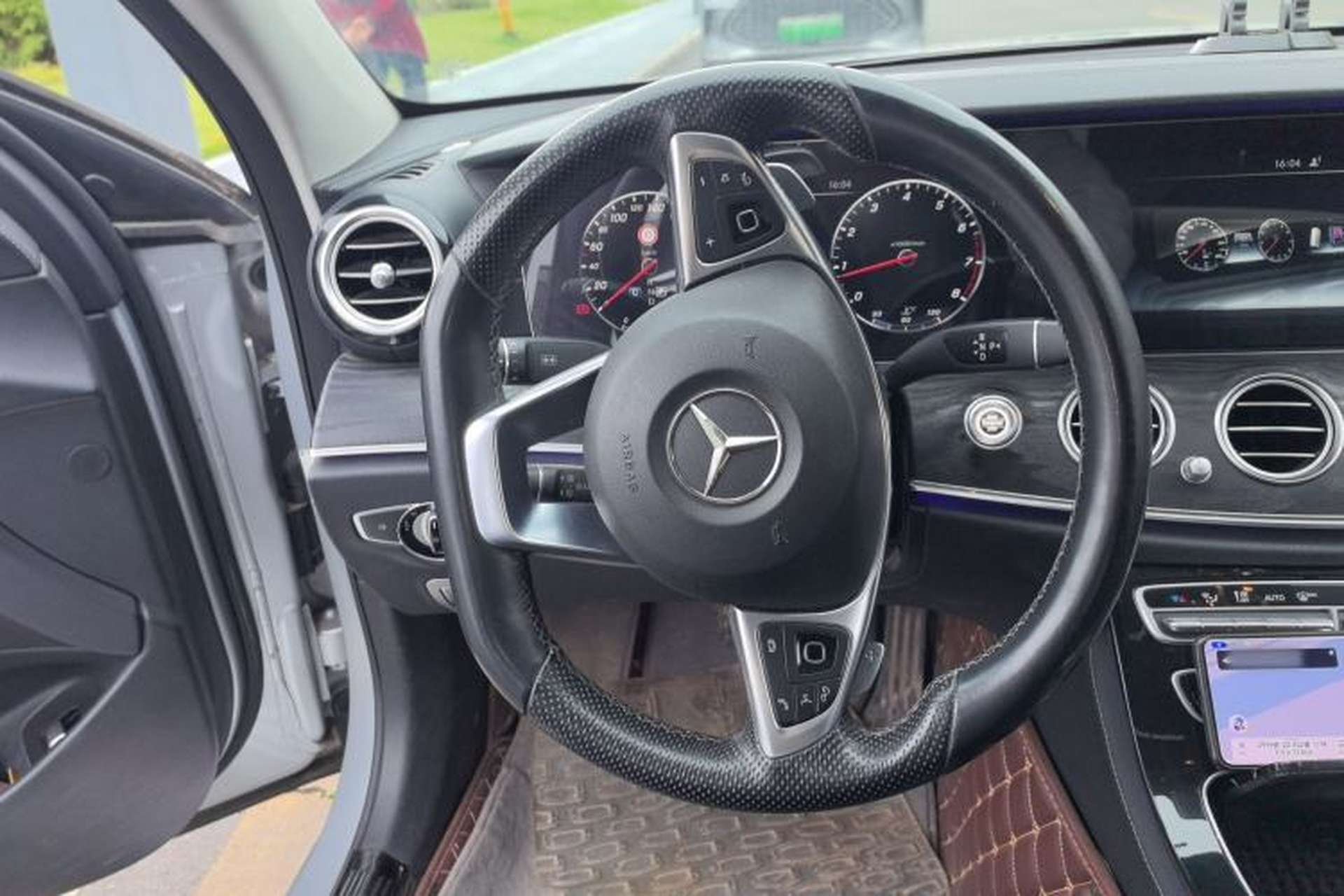 Used Mercedes-Benz E-Class 2016 E 200 L Sport Edition Steering Wheel