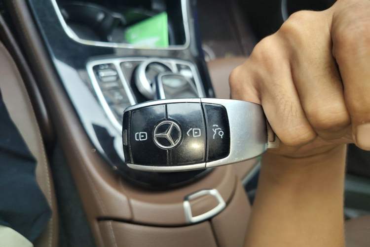 Used Mercedes-Benz E-Class 2016 E 200 L Sport Edition Vehicle Key