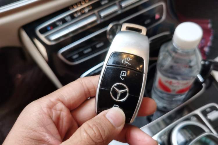 Used Mercedes-Benz E-Class 2016 E 300 L Sporty and Stylish Model Vehicle Key