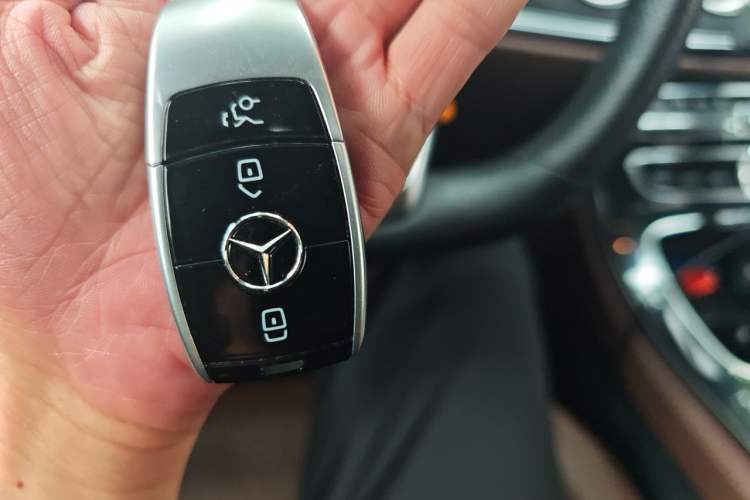 Used Mercedes-Benz E-Class 2016 E 300 L Sporty and Stylish Model Vehicle Key