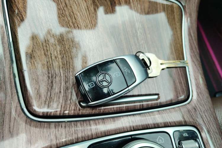 Used Mercedes-Benz E-Class 2016 E 200 L Vehicle Key