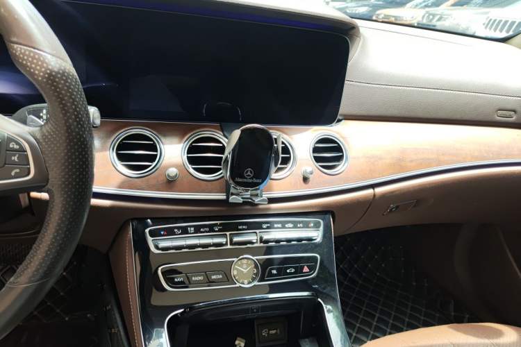 Used Mercedes-Benz E-Class 2016 E 300 L Luxury Model Audio And AC Panel