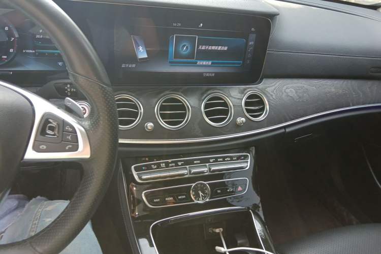 Used Mercedes-Benz E-Class 2016 E 300 L Sporty and Stylish Model Audio And AC Panel