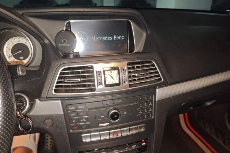 Used Mercedes-Benz E-Class 2016 E 200 Coupe Dynamic Edition Audio And AC Panel