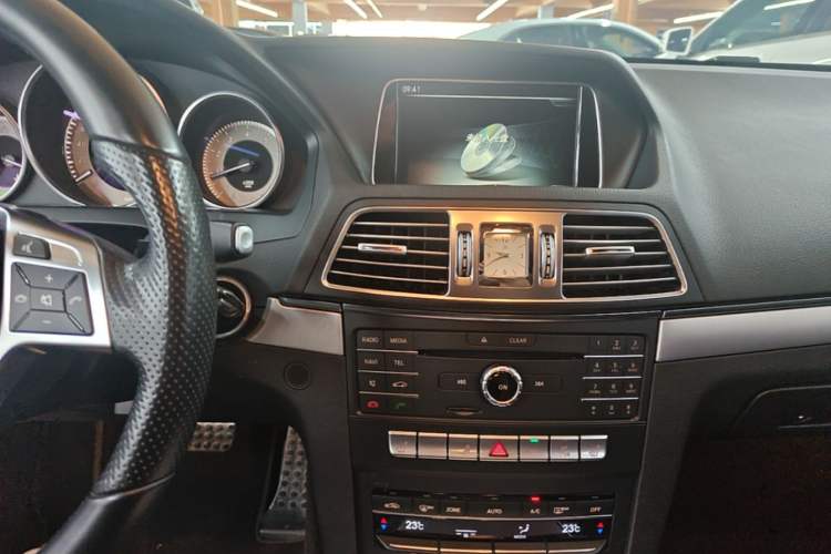 Used Mercedes-Benz E-Class 2016 E 200 Coupe Dynamic Edition Audio And AC Panel