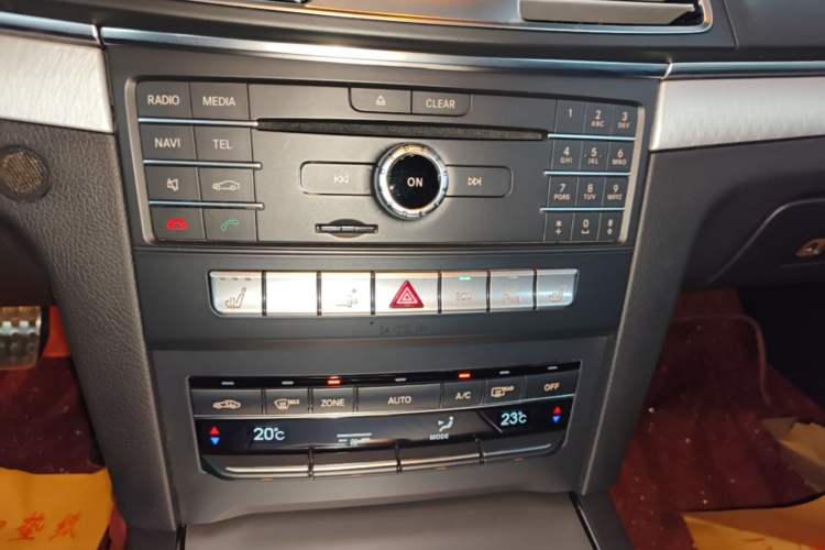 Used Mercedes-Benz E-Class 2016 E 200 Coupe Dynamic Edition Audio And AC Panel