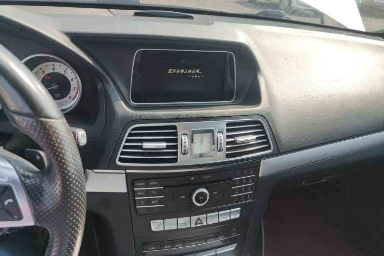 Used Mercedes-Benz E-Class 2016 E 200 Coupe Dynamic Edition Audio And AC Panel
