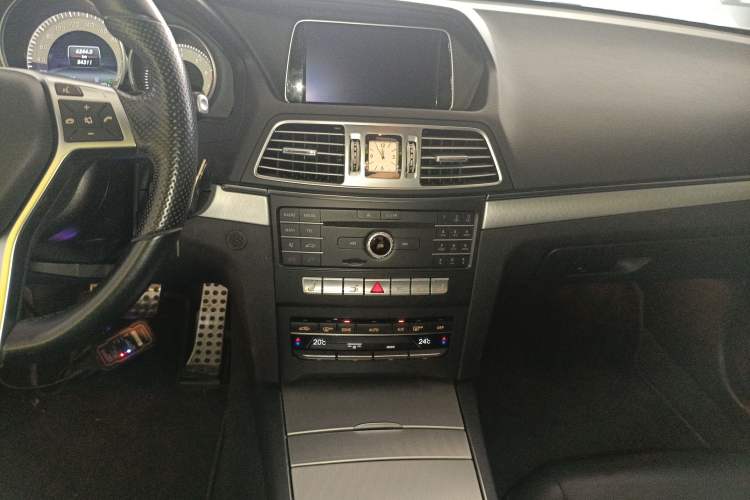 Used Mercedes-Benz E-Class 2016 E 200 Coupe Dynamic Edition Audio And AC Panel
