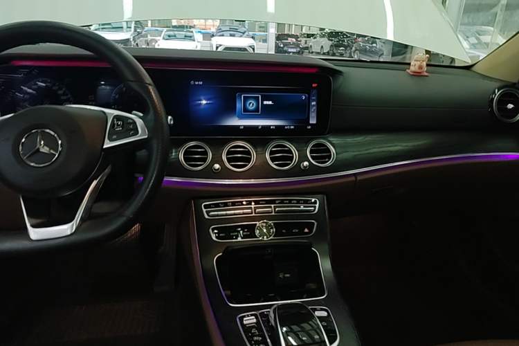 Used Mercedes-Benz E-Class 2016 E 200 L Sport Edition Audio And AC Panel