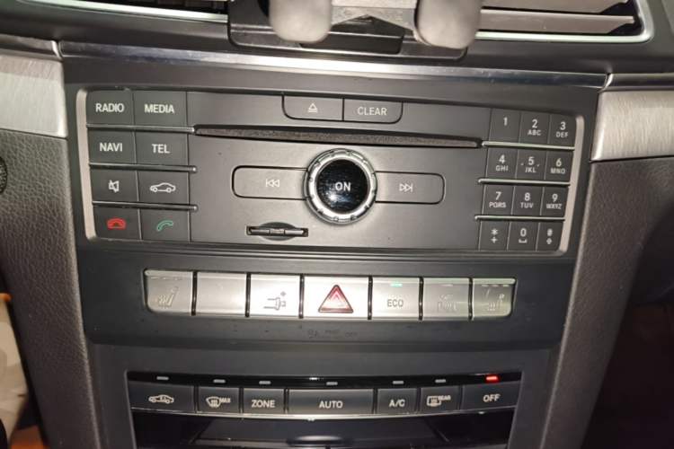 Used Mercedes-Benz E-Class 2016 E 200 Coupe Dynamic Edition Audio And AC Panel