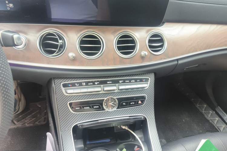 Used Mercedes-Benz E-Class 2016 E 200 L Audio And AC Panel