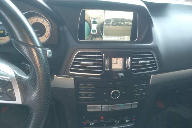 Used Mercedes-Benz E-Class 2016 E 260 Coupe Dynamic Edition Audio And AC Panel