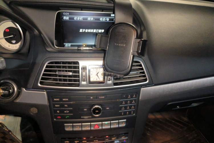 Used Mercedes-Benz E-Class 2016 E 260 Convertible Coupe Dynamic Edition Audio And AC Panel