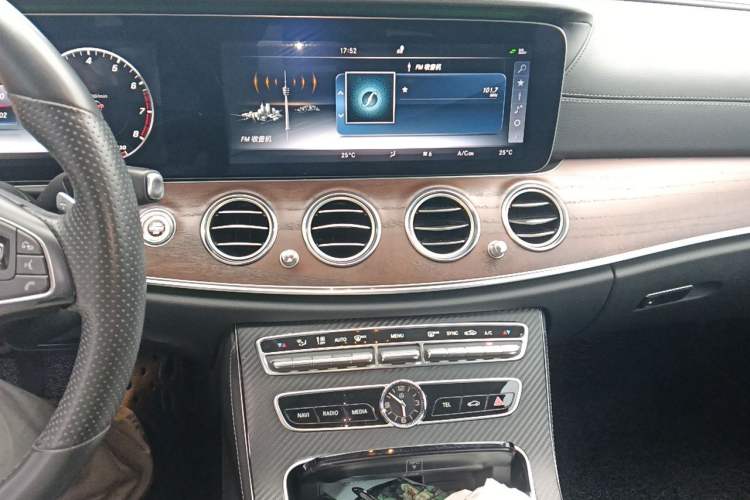 Used Mercedes-Benz E-Class 2016 E 200 L Audio And AC Panel