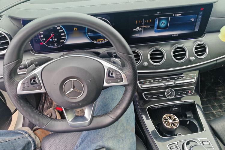 Used Mercedes-Benz E-Class 2016 E 200 L Sport Edition Center Console