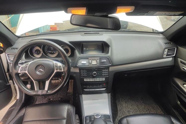 Used Mercedes-Benz E-Class 2016 E 200 Coupe Dynamic Edition Center Console