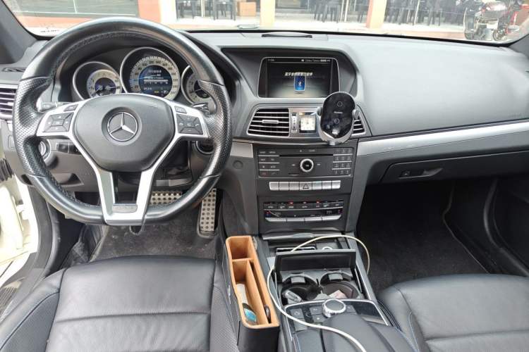 Used Mercedes-Benz E-Class 2016 E 200 Coupe Dynamic Edition Center Console