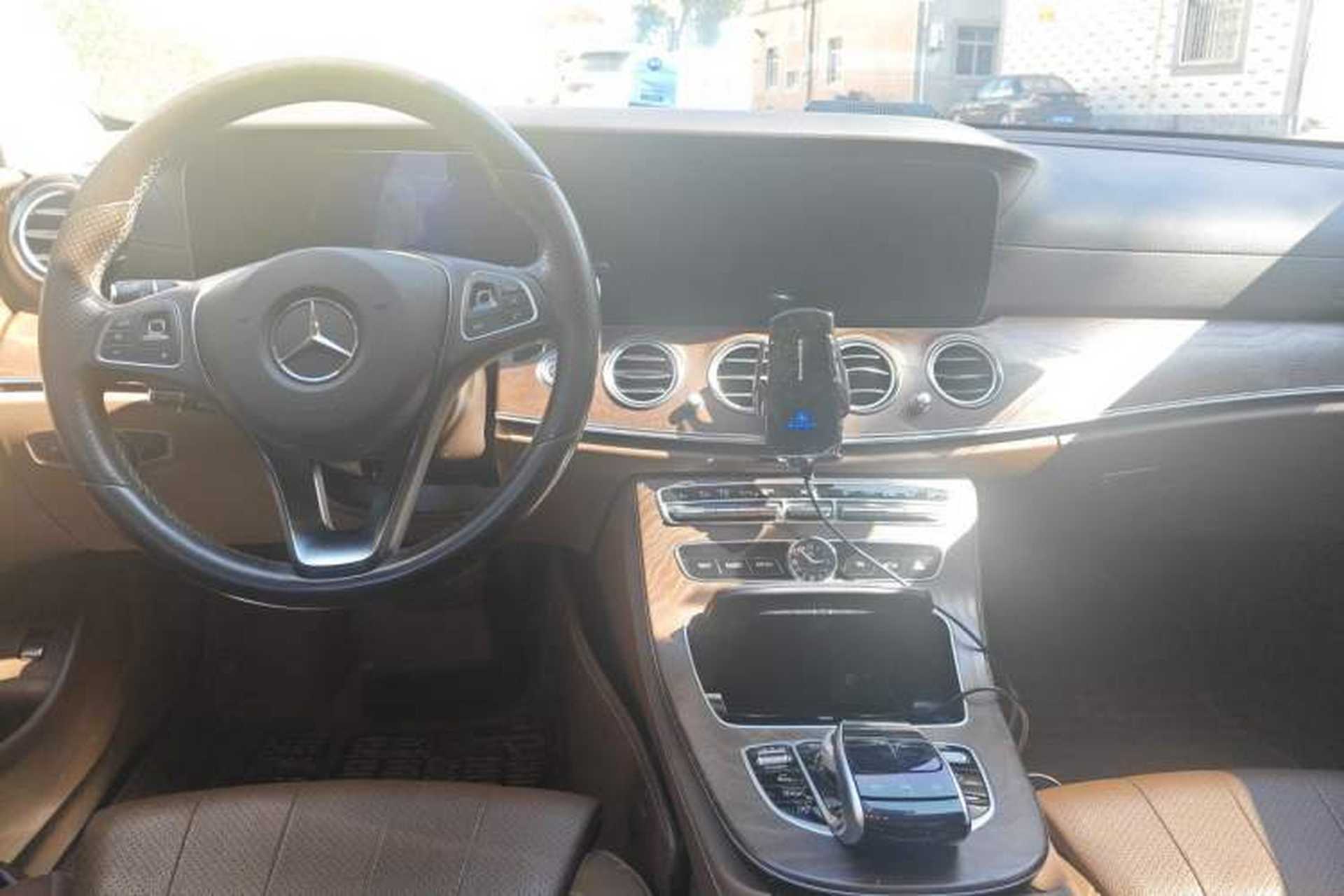 Used Mercedes-Benz E-Class 2016 E 200 L Center Console