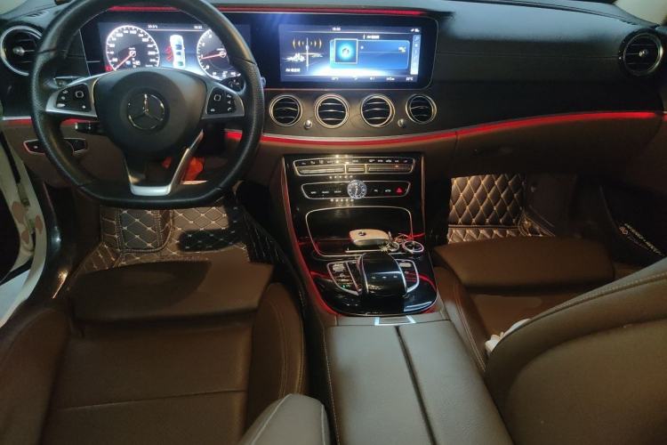 Used Mercedes-Benz E-Class 2016 E 200 L Sport Edition Center Console