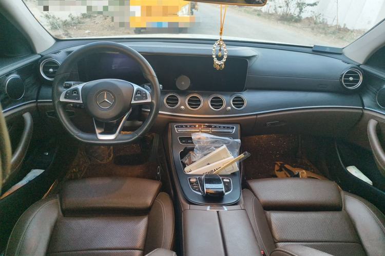 Used Mercedes-Benz E-Class 2016 E 200 L Sport Edition Center Console