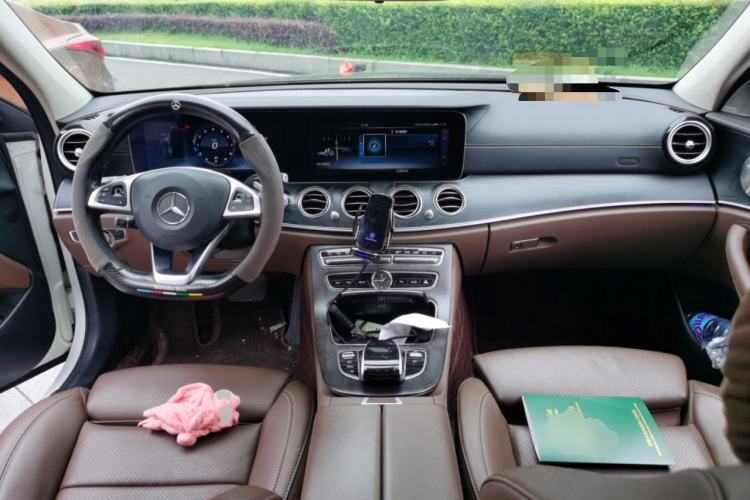 Used Mercedes-Benz E-Class 2016 E 200 L Sport Edition Center Console