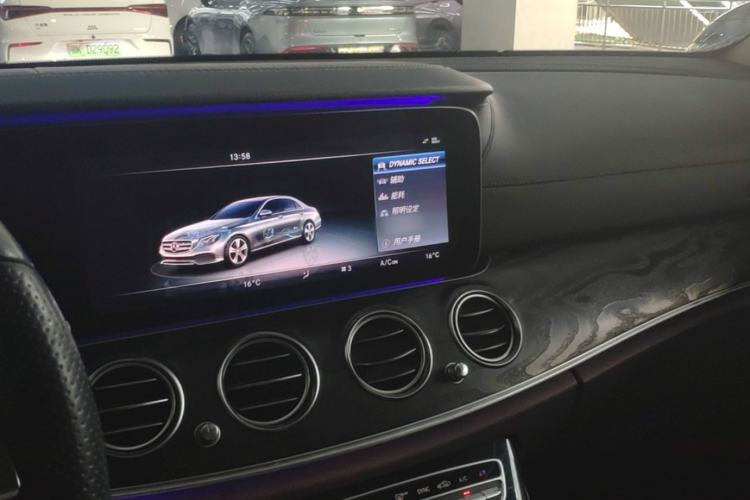 Used Mercedes-Benz E-Class 2016 E 200 L Sport Edition Center Console