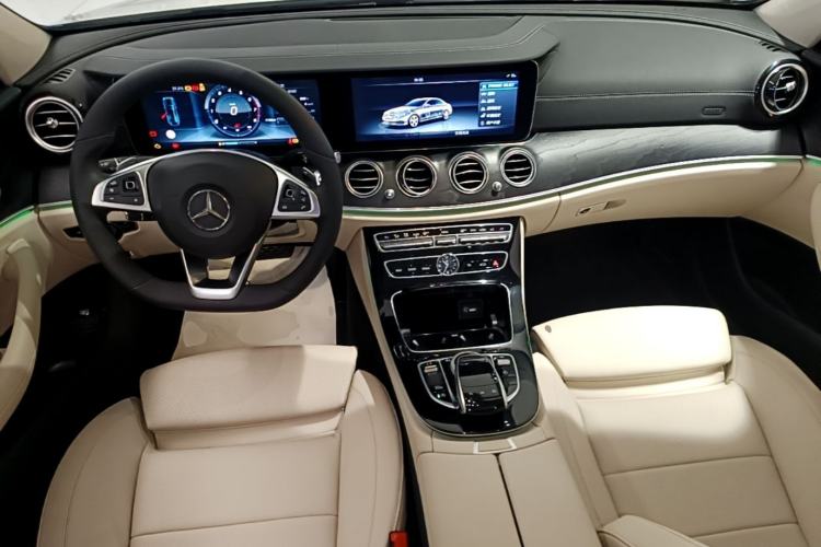 Used Mercedes-Benz E-Class 2016 E 200 L Sport Edition Center Console