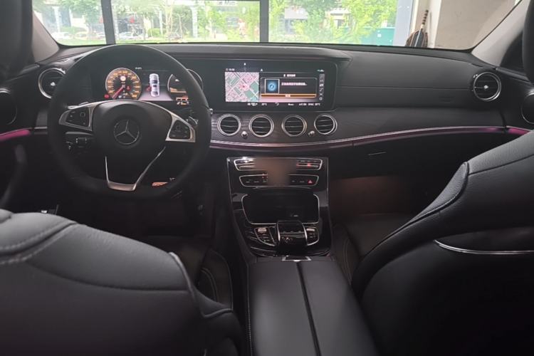 Used Mercedes-Benz E-Class 2016 E 300 L Sport Luxury Model Center Console