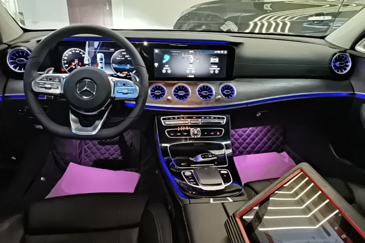 Used Mercedes-Benz E-Class 2016 E 200 L Center Console