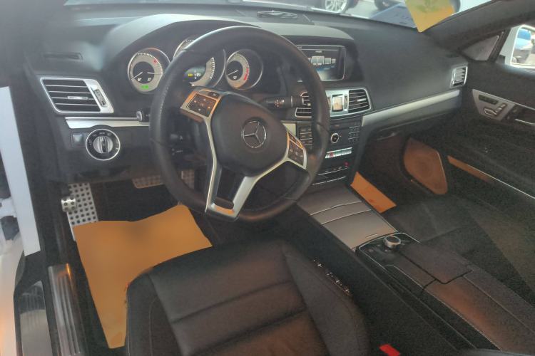 Used Mercedes-Benz E-Class 2016 E 260 Coupe Dynamic Edition Center Console