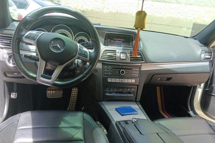 Used Mercedes-Benz E-Class 2016 E 200 Coupe Dynamic Edition Center Console