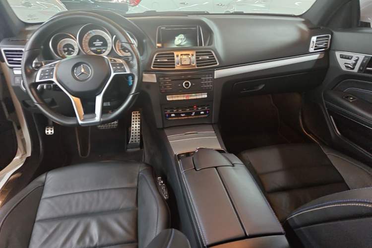 Used Mercedes-Benz E-Class 2016 E 200 Coupe Dynamic Edition Center Console
