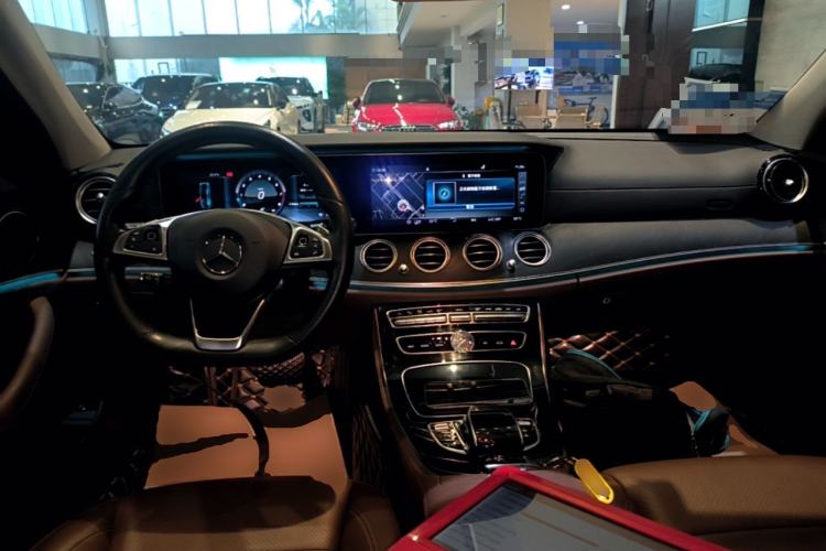 Used Mercedes-Benz E-Class 2016 E 300 L Sport Luxury Model Center Console