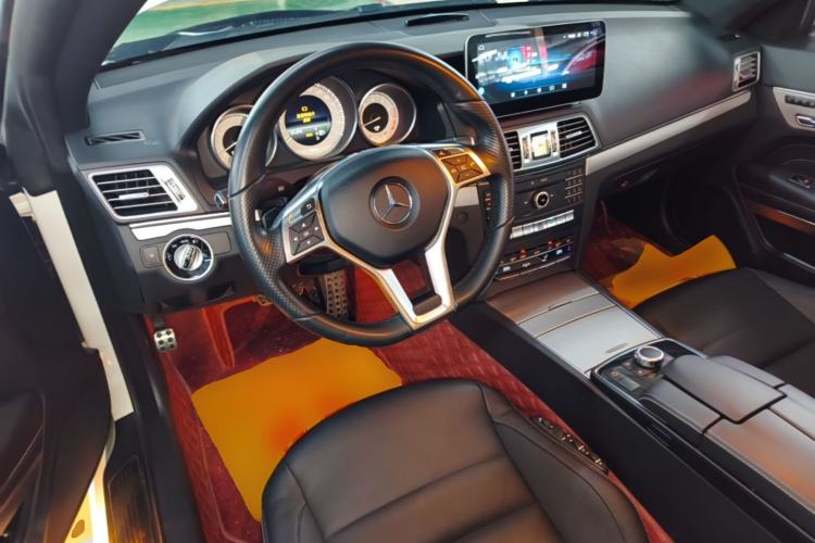 Used Mercedes-Benz E-Class 2016 E 200 Coupe Dynamic Edition Center Console