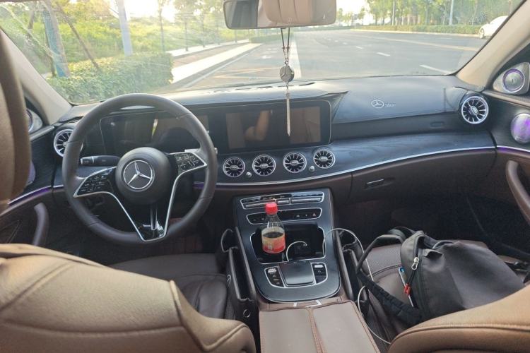 Used Mercedes-Benz E-Class 2016 E 200 L Sport Edition Center Console