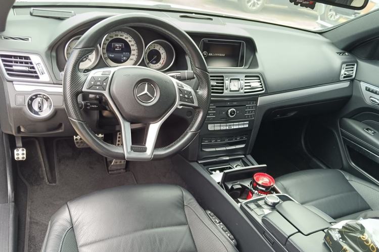 Used Mercedes-Benz E-Class 2016 E 200 Coupe Dynamic Edition Center Console