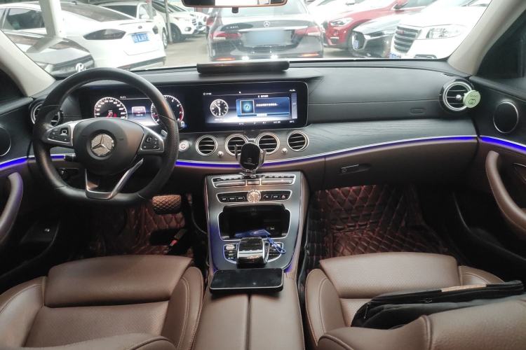 Used Mercedes-Benz E-Class 2016 E 200 L Sport Edition Center Console