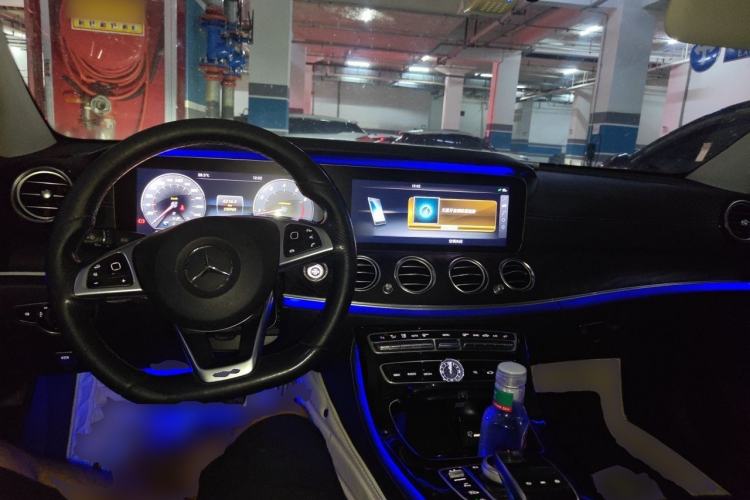 Used Mercedes-Benz E-Class 2016 E 200 L Sport Edition Center Console