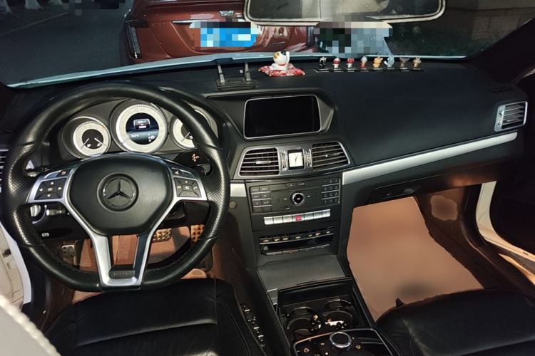 Used Mercedes-Benz E-Class 2016 E 200 Coupe Dynamic Edition Center Console